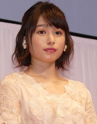 桜井日奈子はバスケやめたらふっくらした？肩幅が気になるんだけど。。。